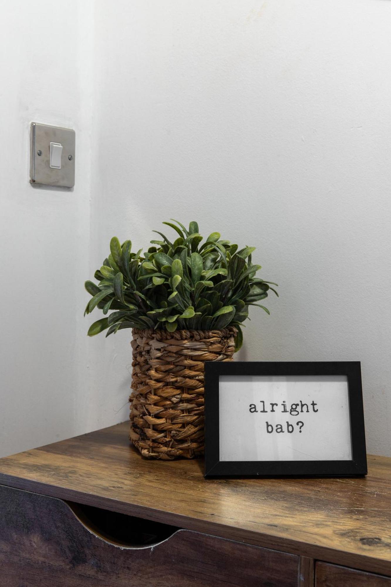 Centre - Fantastic Location Apartment