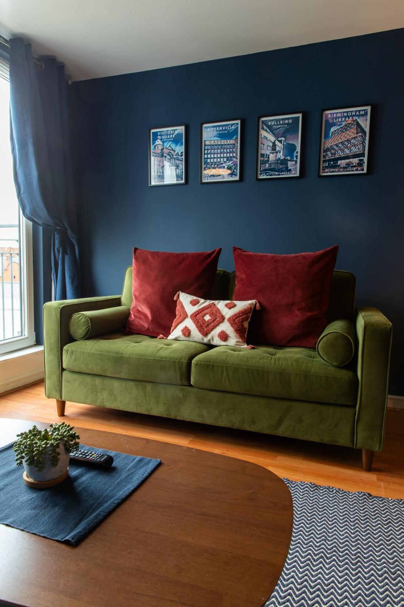 Centre - Fantastic Location Apartment